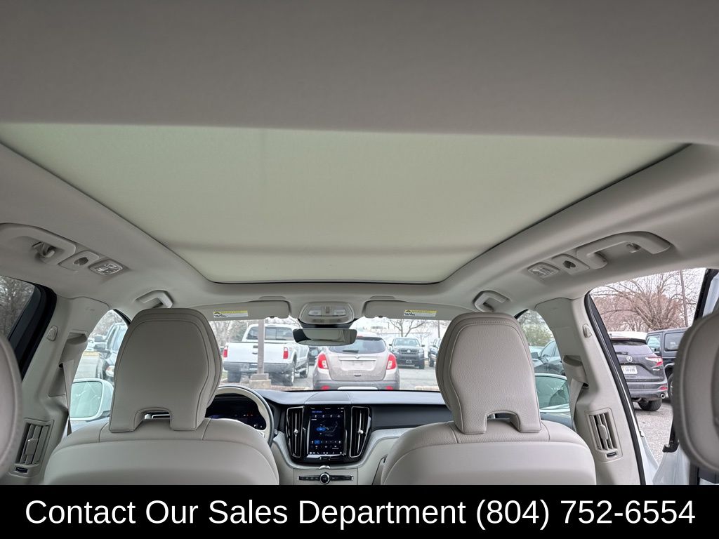 2023 Volvo XC60 Plus - Photo 16