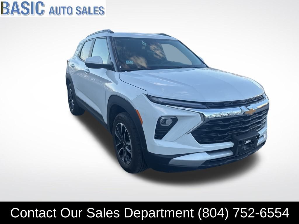 2025 Chevrolet Trailblazer LT photo 3