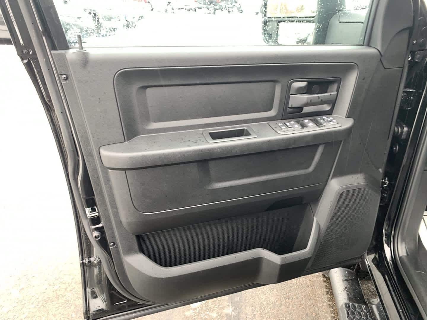 2026 RAM 2500 Tradesman/Black Express - Photo 11