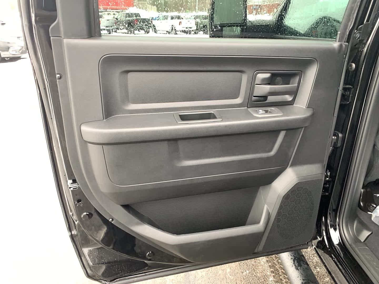 2026 RAM 2500 Tradesman/Black Express - Photo 14