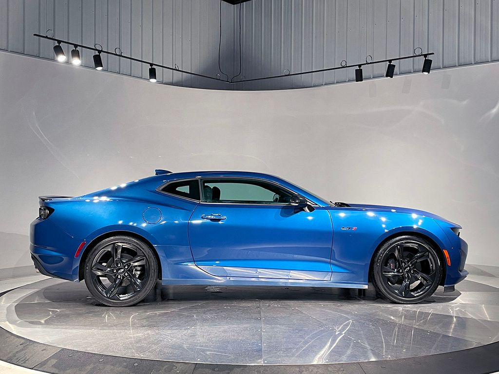 2021 Chevrolet Camaro LT1 photo 4