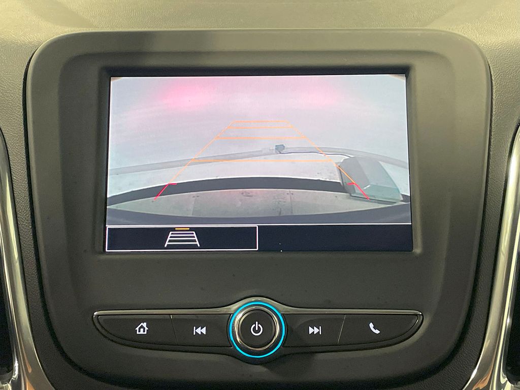 2022 Chevrolet Equinox LT photo 3