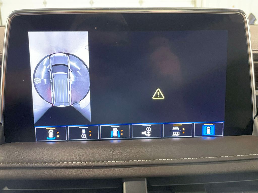 2021 Chevrolet Tahoe LT photo 3