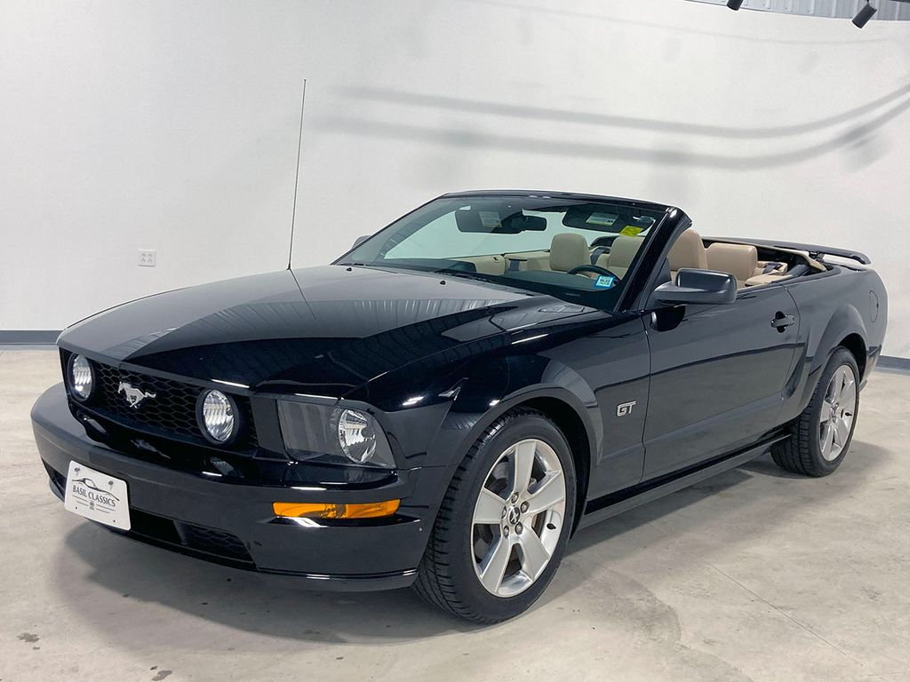 2006 Ford Mustang Convertible photo 3