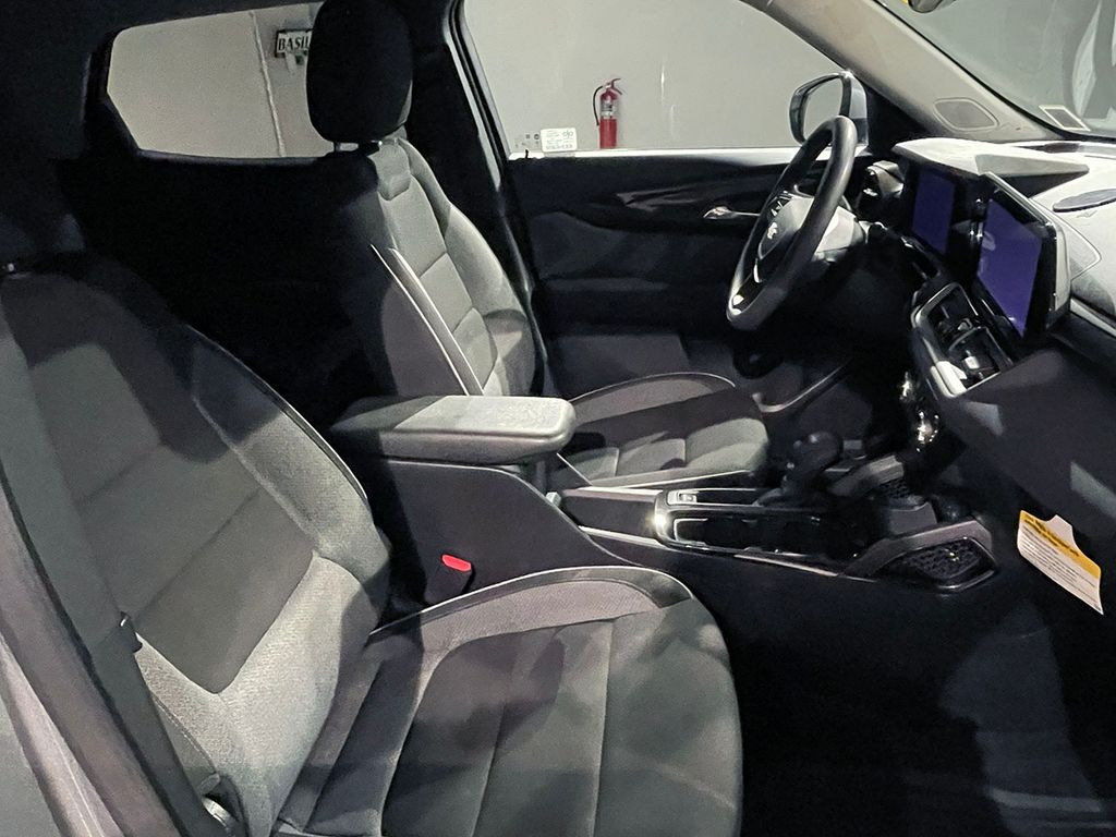 2025 Chevrolet Trailblazer LT - Photo 24