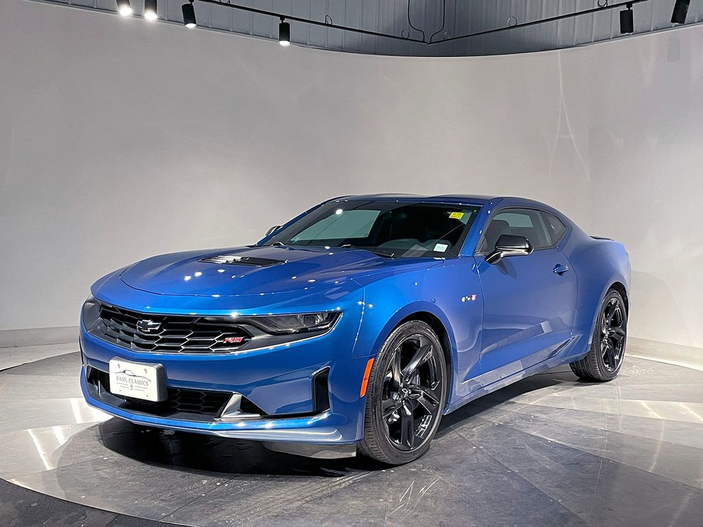 2021 Chevrolet Camaro LT1 photo 2