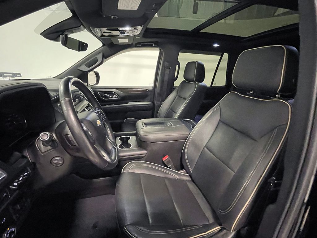 2021 Chevrolet Tahoe Premier photo 2