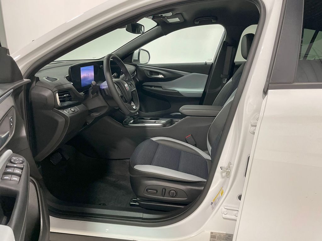 2024 Buick Envista Preferred photo 2