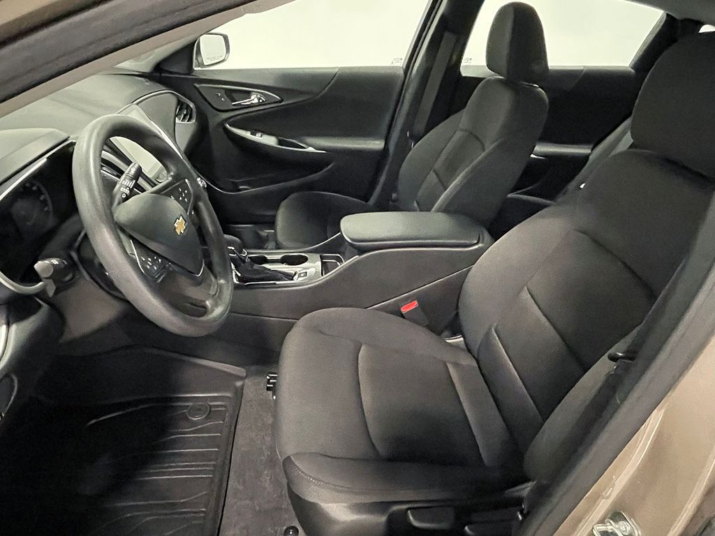 2024 Chevrolet Malibu LS photo 2