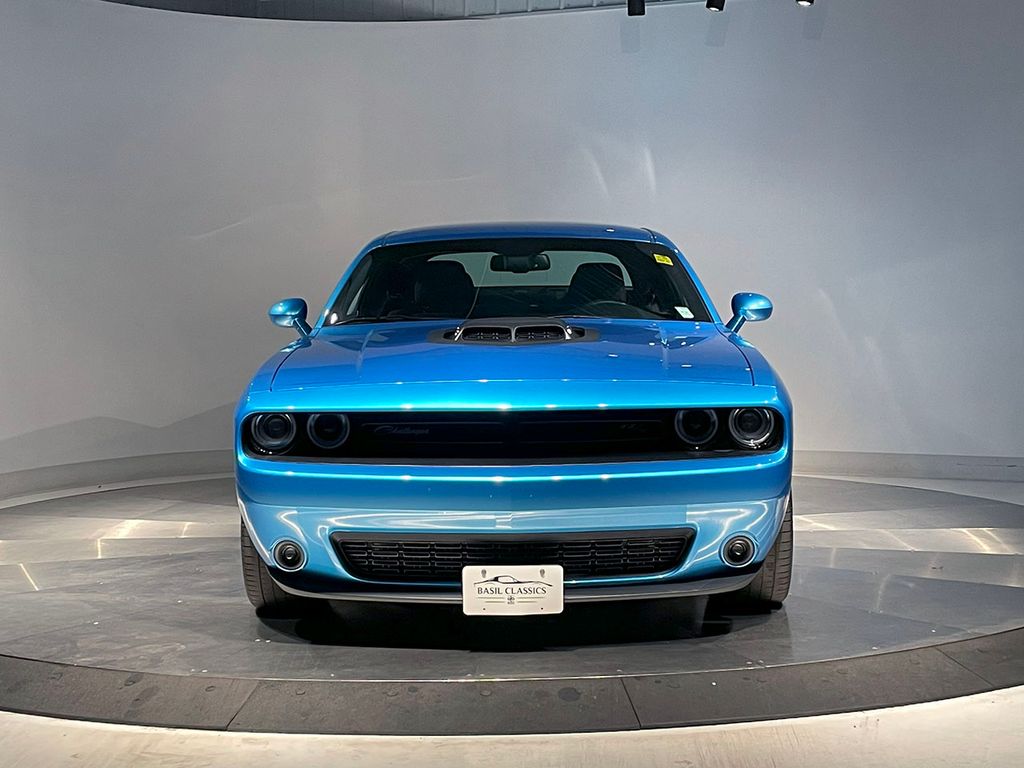2016 Dodge Challenger SXT Plus photo 3
