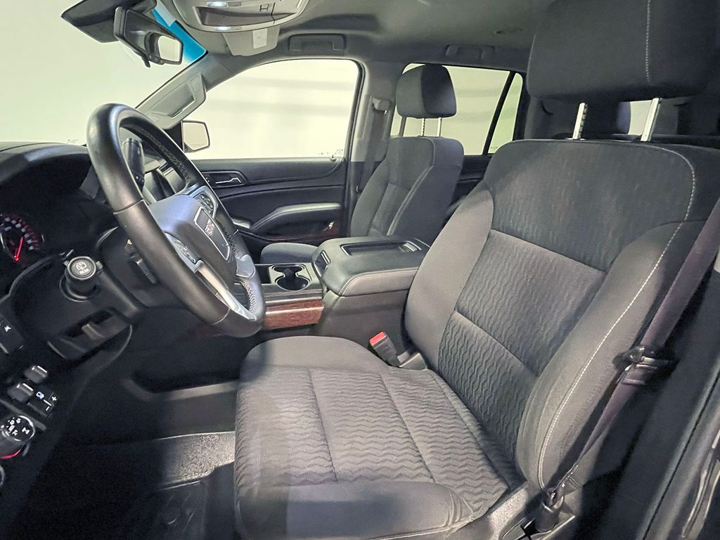 2016 Gmc Yukon SLE photo 2