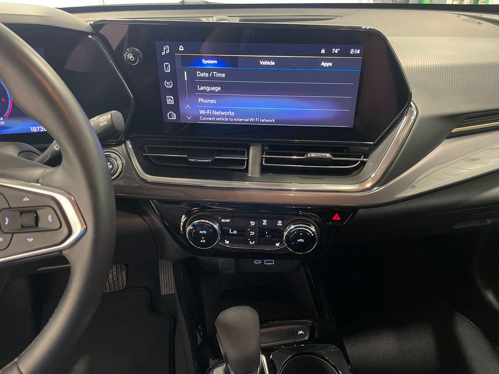 2025 Chevrolet Trax Activ - Photo 29