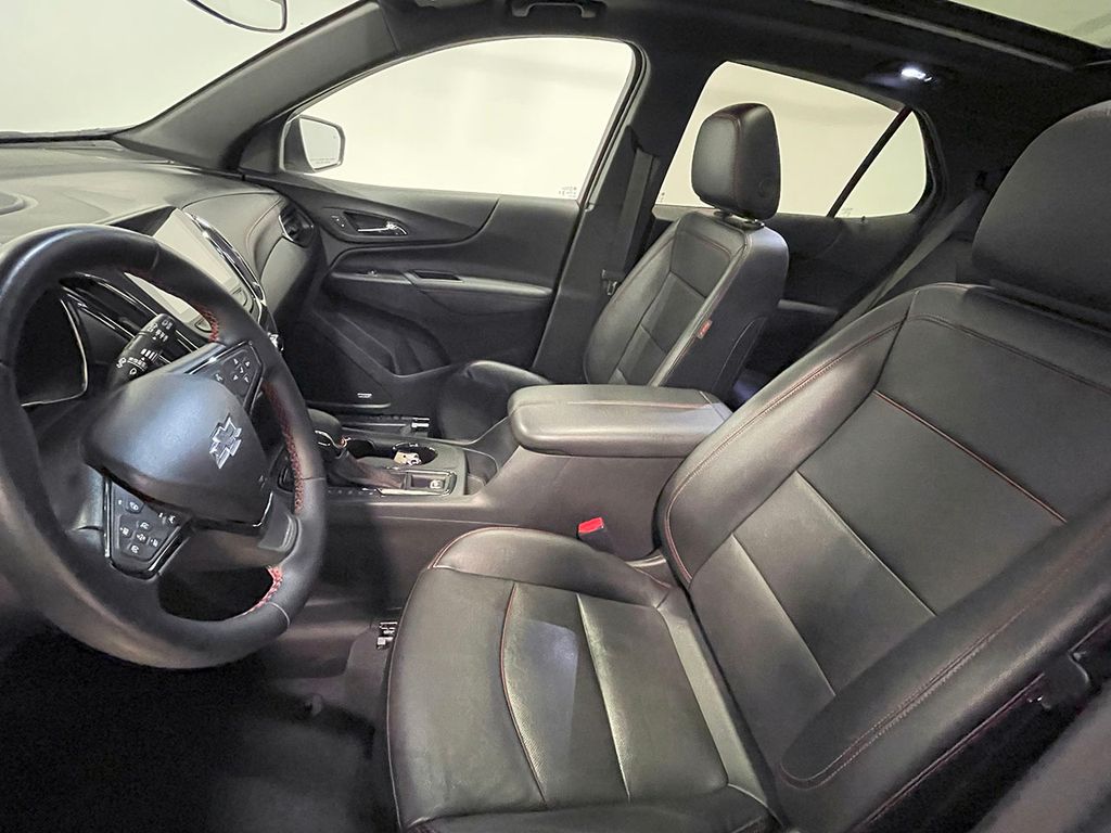 2023 Chevrolet Equinox RS photo 2