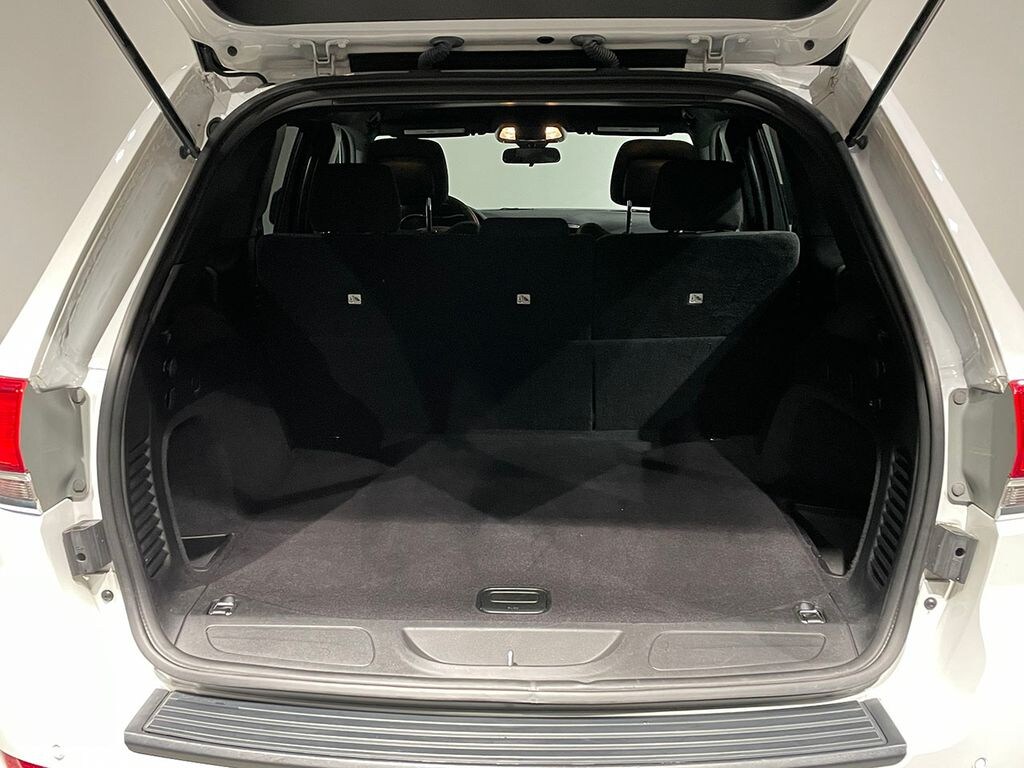 Used 2019 Jeep Grand Cherokee Laredo E SUV