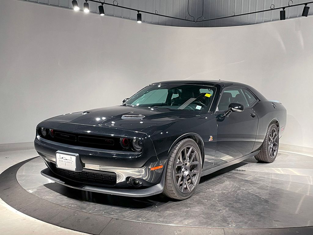 2016 Dodge Challenger R/T Scat Pack photo 2