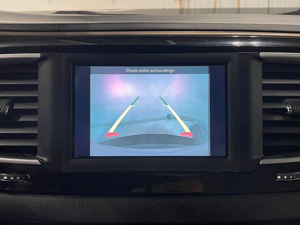 2018 Chrysler Pacifica Touring L photo 3