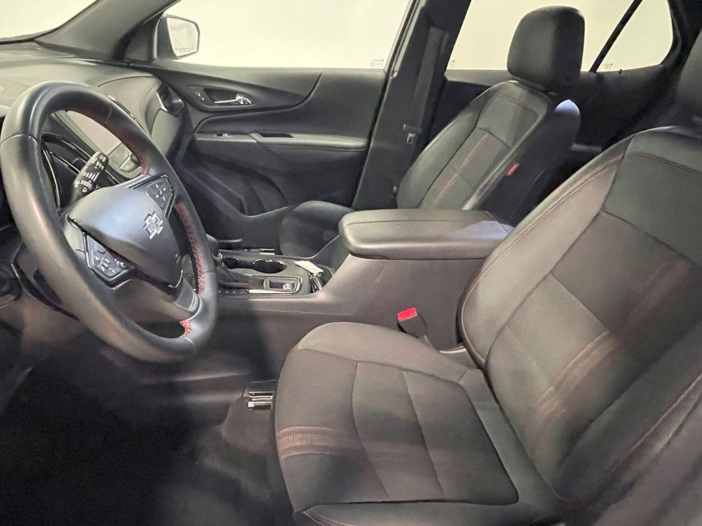 2023 Chevrolet Equinox RS photo 2