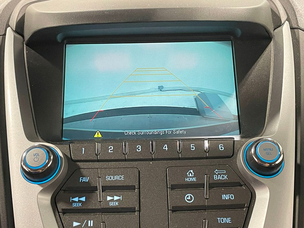 2017 Chevrolet Equinox LT photo 3