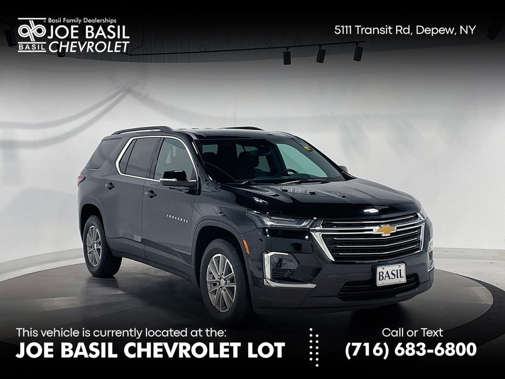 Used 2023 Chevrolet Traverse LT SUV