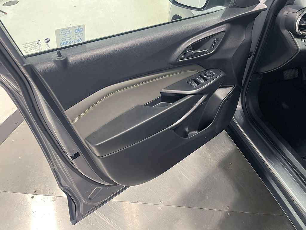 2025 Chevrolet Trax Activ - Photo 14