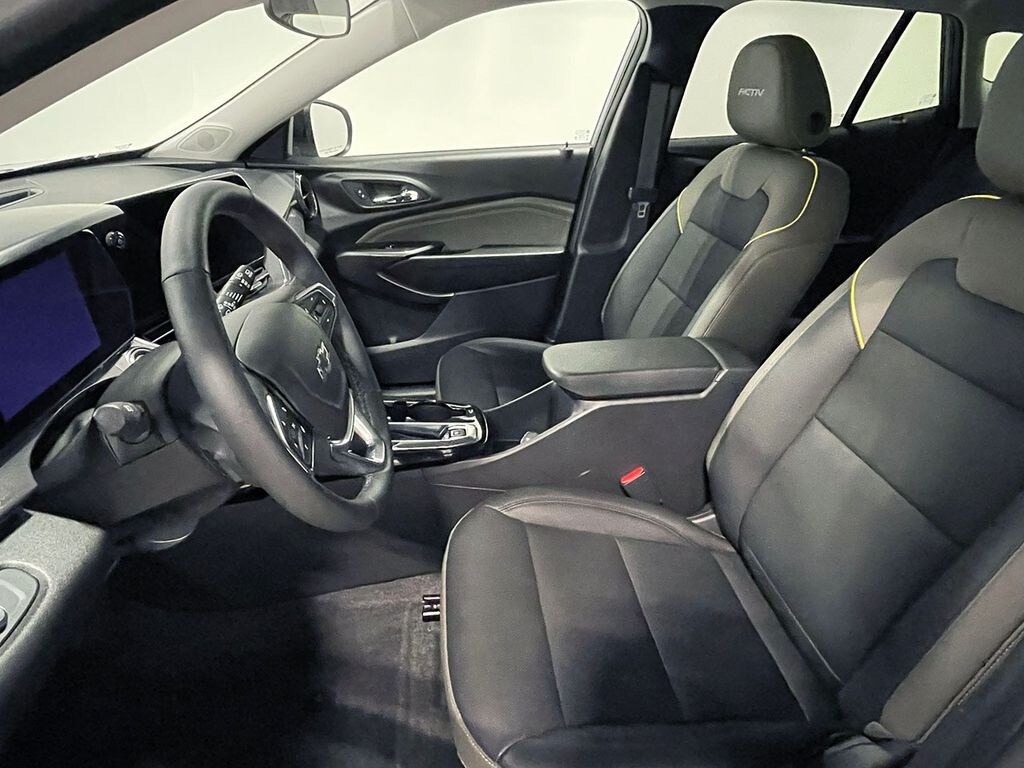 Used 2025 Chevrolet Trax Activ SUV