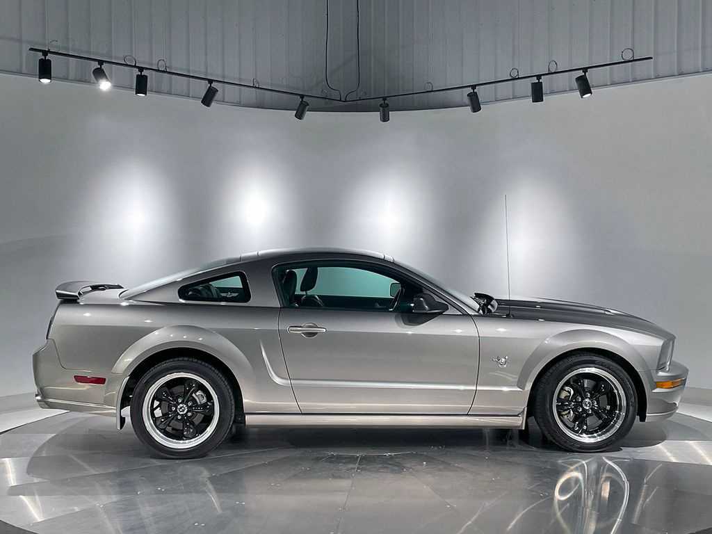 2009 Ford Mustang GT Premium photo 4