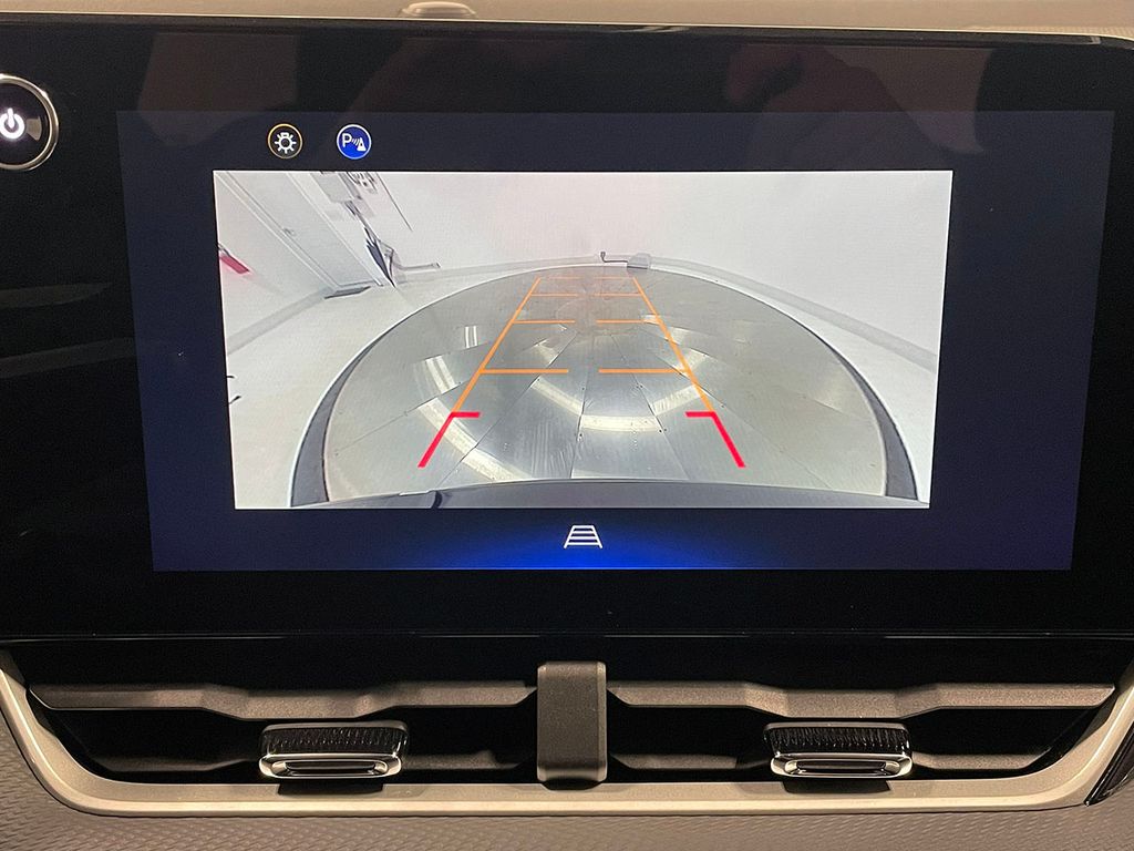 2025 Chevrolet Equinox LT photo 3