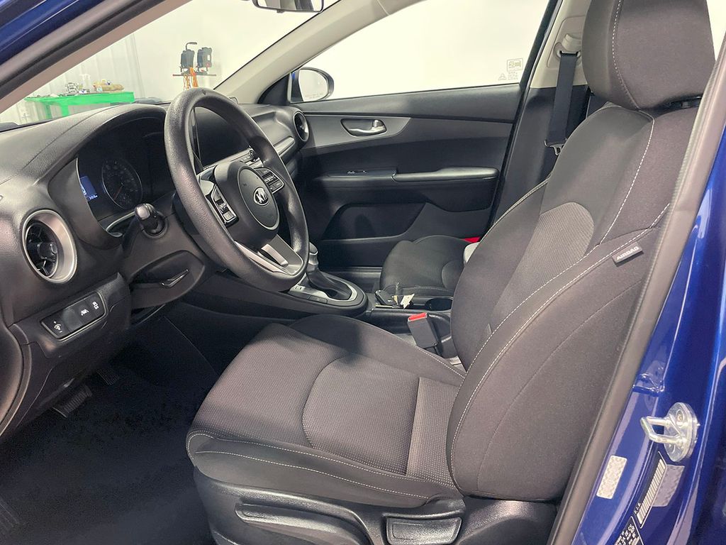 2020 Kia Forte LXS photo 2