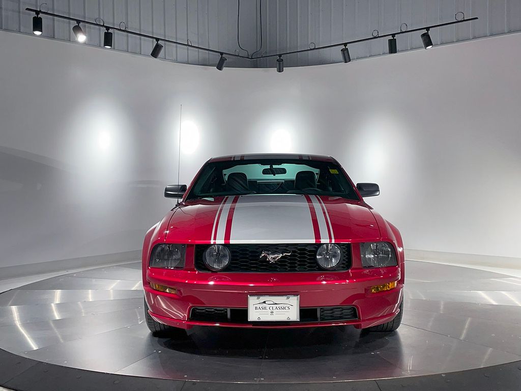 2005 Ford Mustang GT photo 3