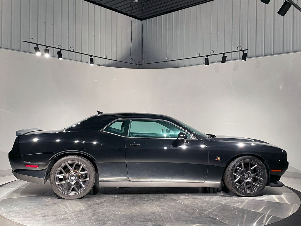 2016 Dodge Challenger R/T Scat Pack photo 4