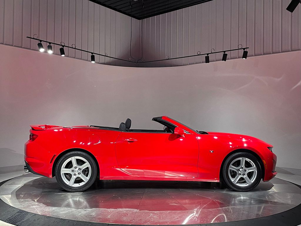 2019 Chevrolet Camaro 2LT photo 4