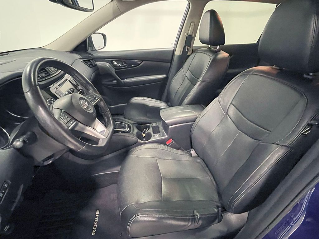 2018 Nissan Rogue SL photo 2