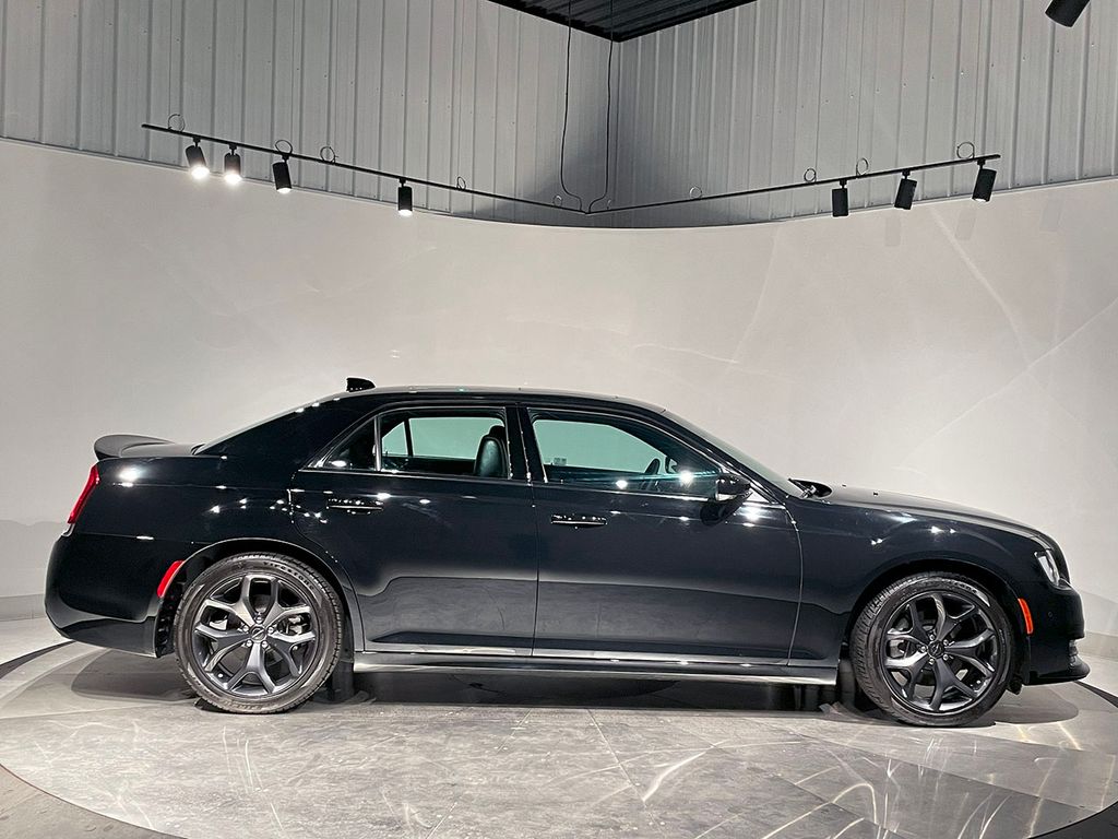 2023 Chrysler 300 S photo 3