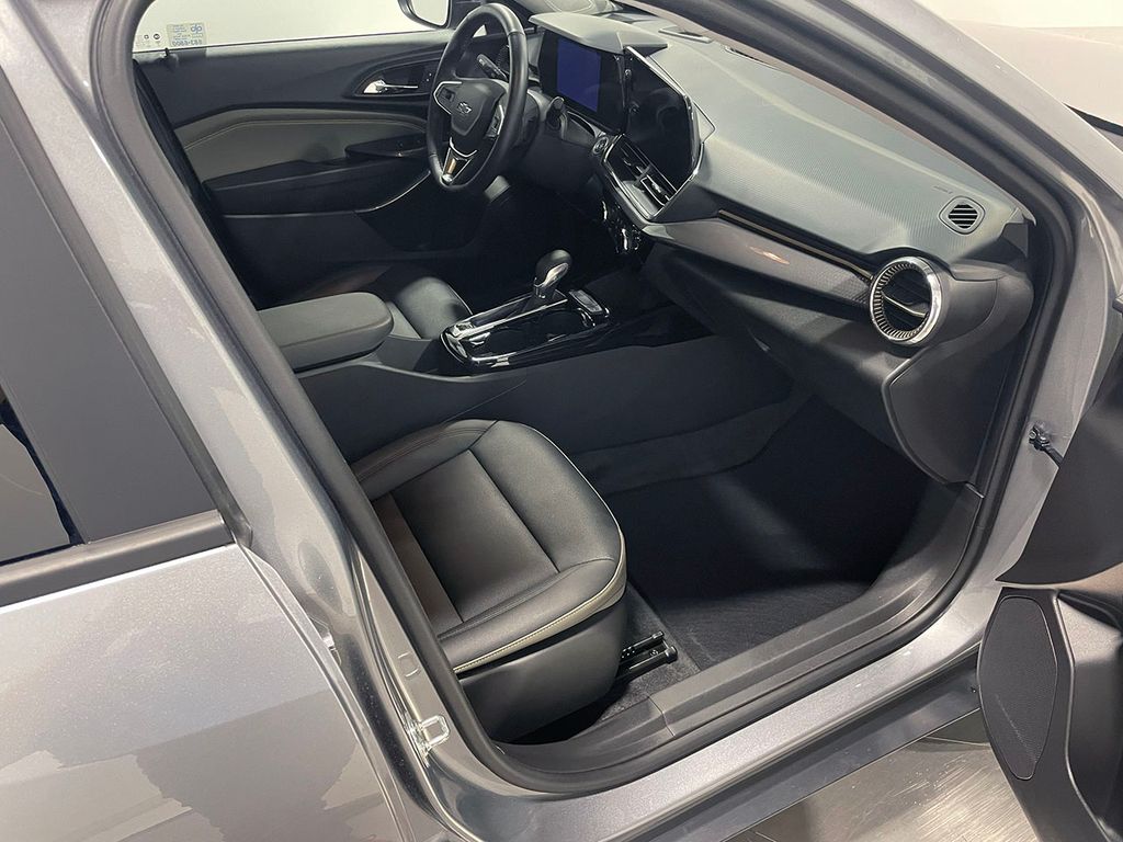 2025 Chevrolet Trax Activ - Photo 22