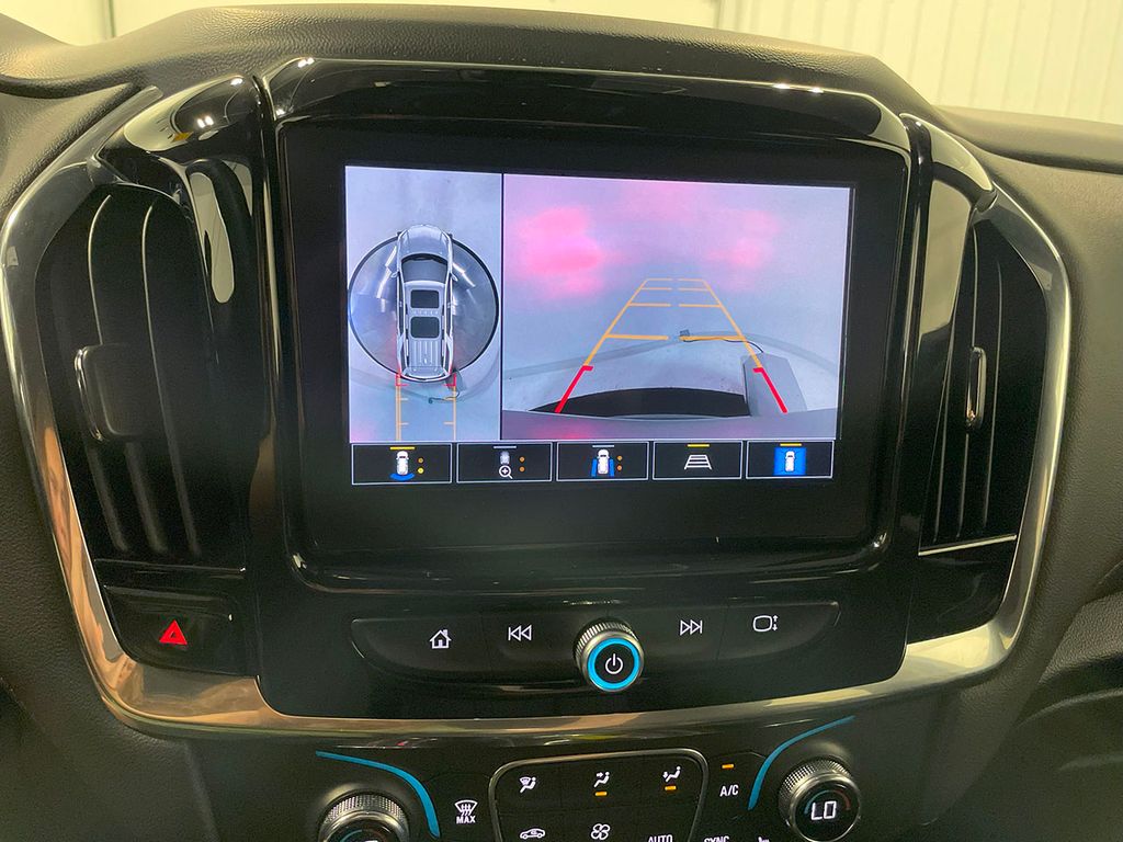 2023 Chevrolet Traverse RS photo 3