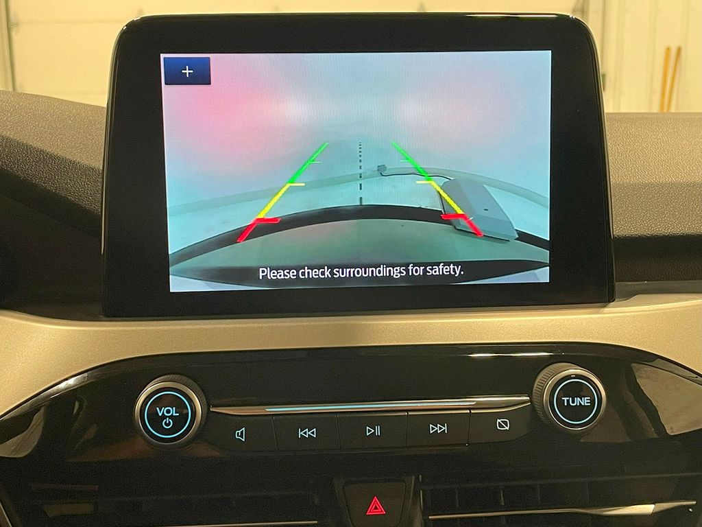 2022 Ford Escape SE photo 3