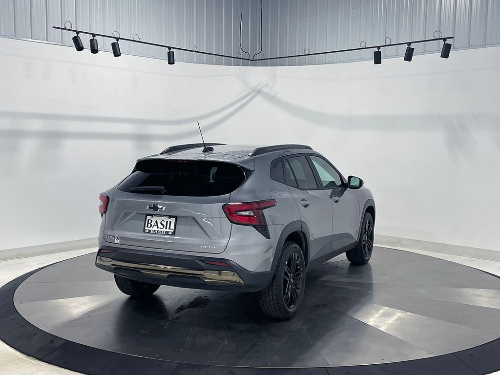 2025 Chevrolet Trax Activ - Photo 10