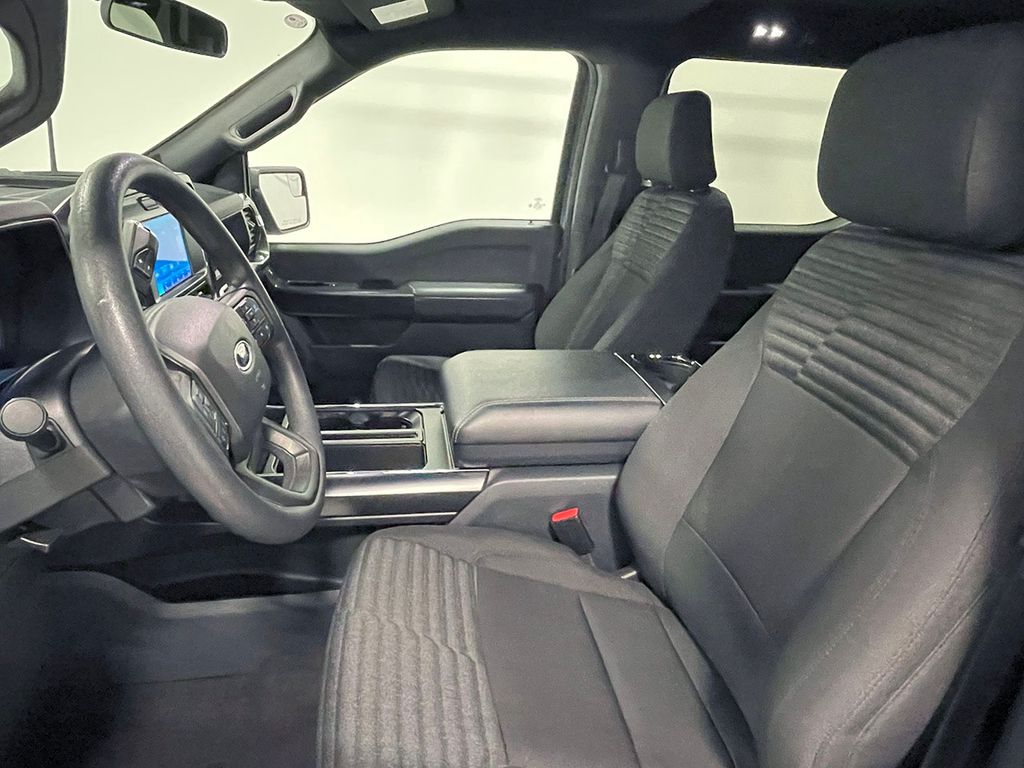 2023 Ford F-150 XL photo 2