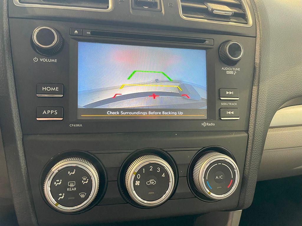 2017 Subaru Forester 2.5i photo 3