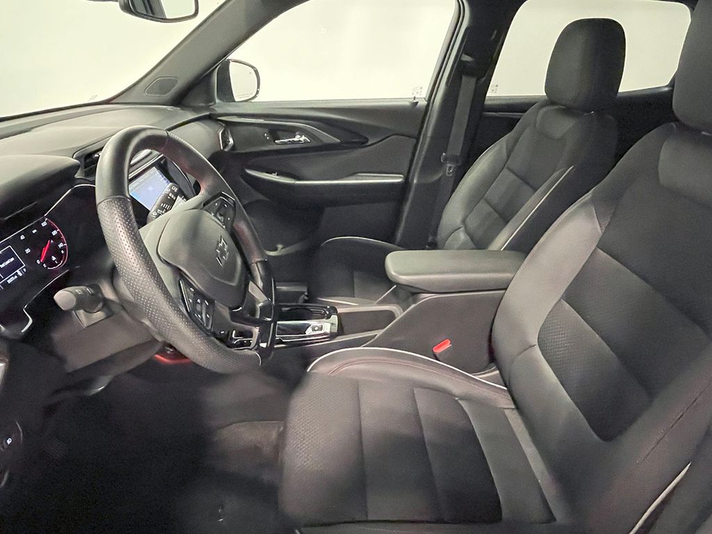2023 Chevrolet Trailblazer RS photo 2