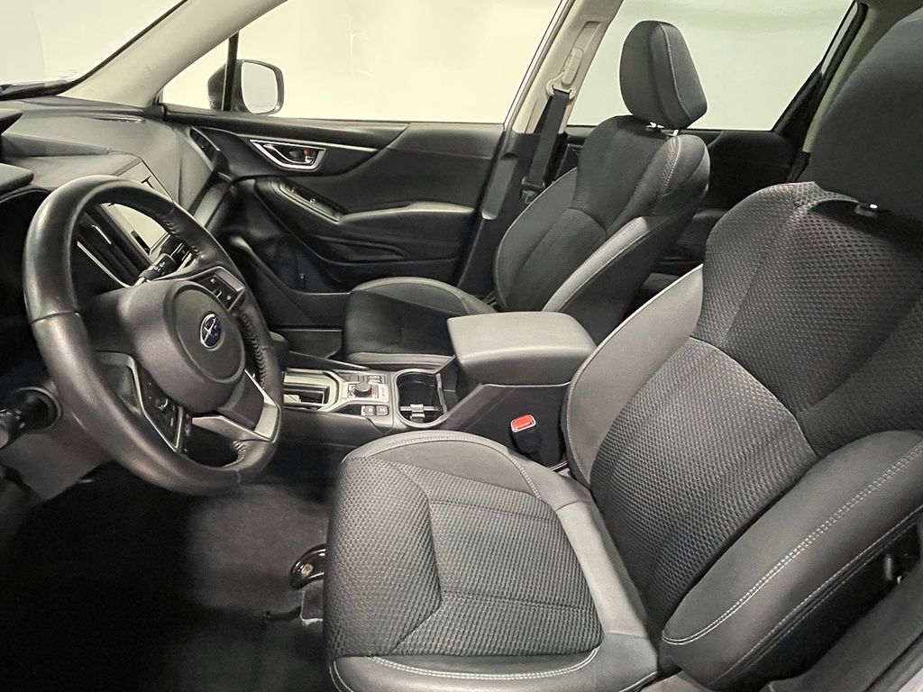 2020 Subaru Forester Premium photo 3