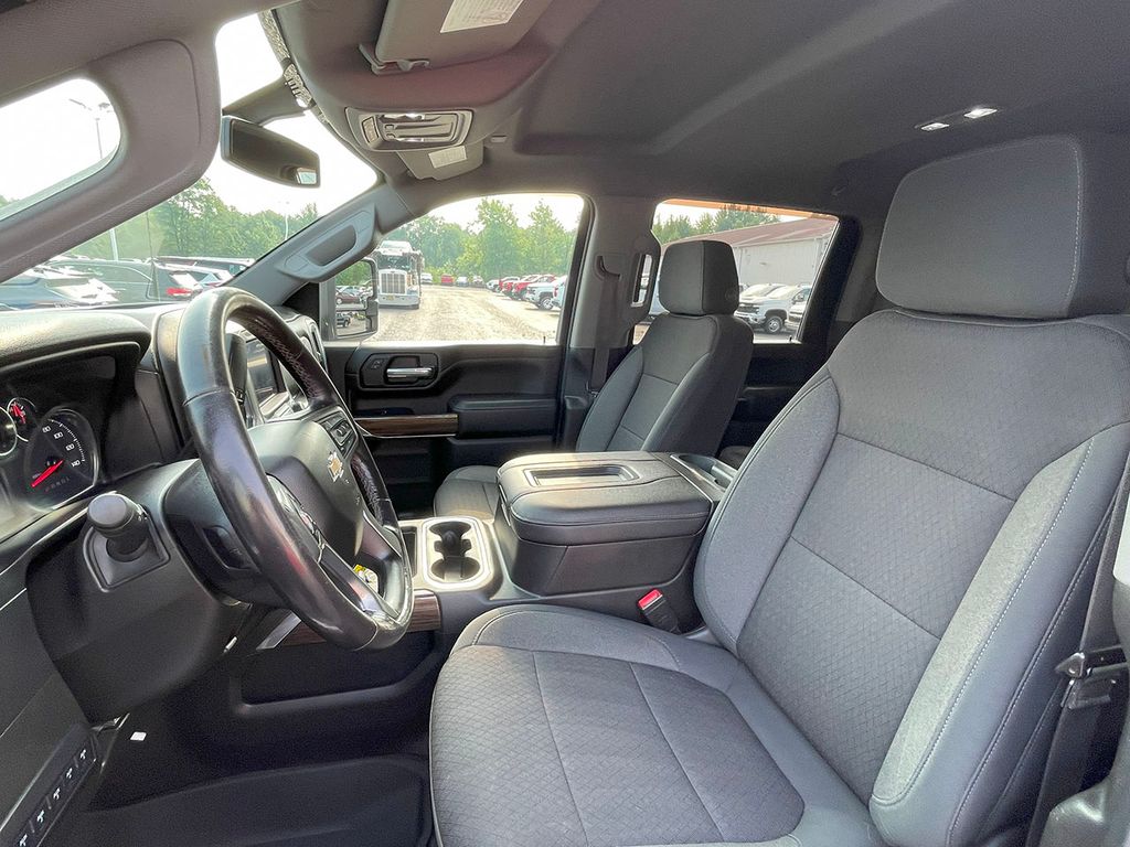 2021 Chevrolet Silverado 2500HD LT photo 2
