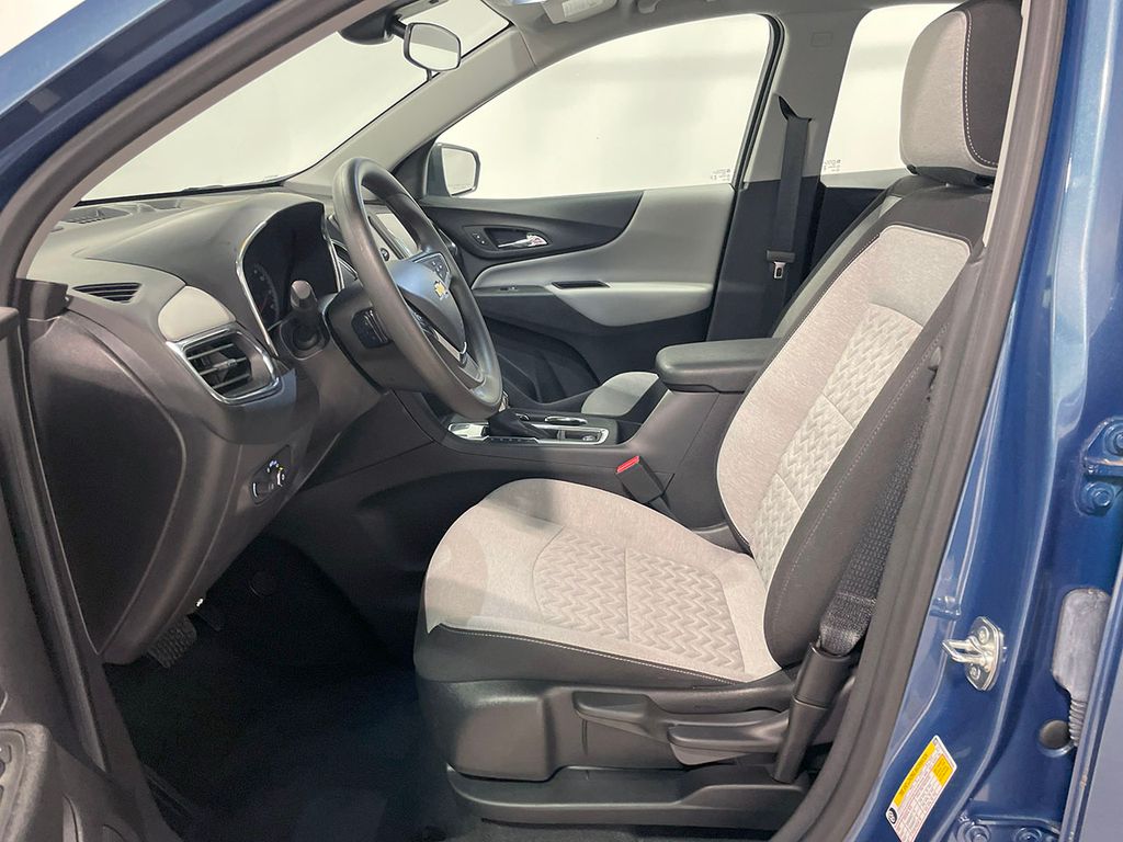 2024 Chevrolet Equinox LS photo 2