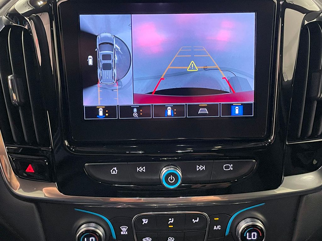 2023 Chevrolet Traverse RS photo 2