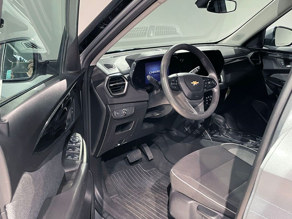 2025 Chevrolet Trailblazer LT - Photo 17