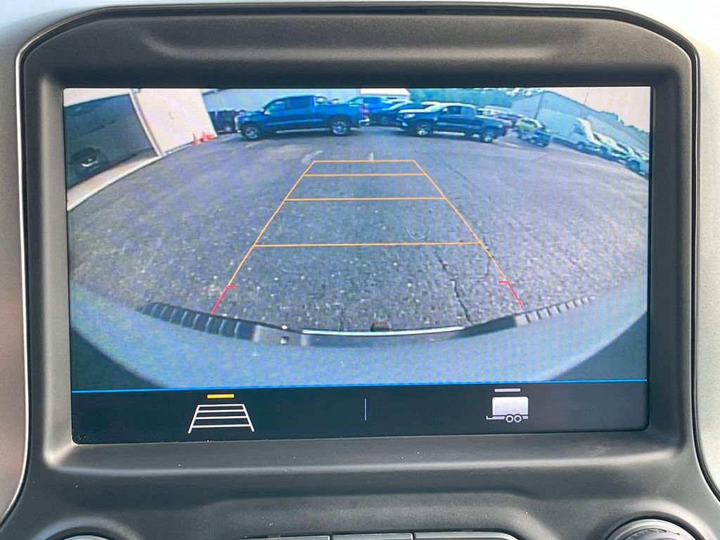 2021 Chevrolet Silverado 2500HD LT photo 3