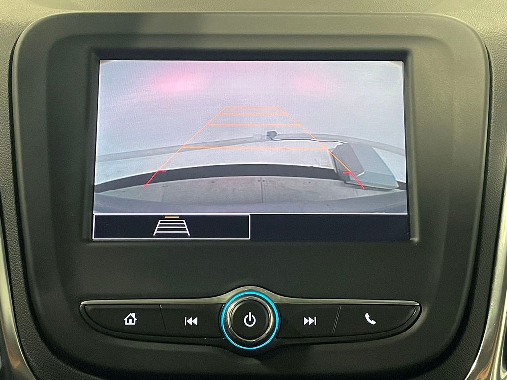 2024 Chevrolet Equinox LS photo 3