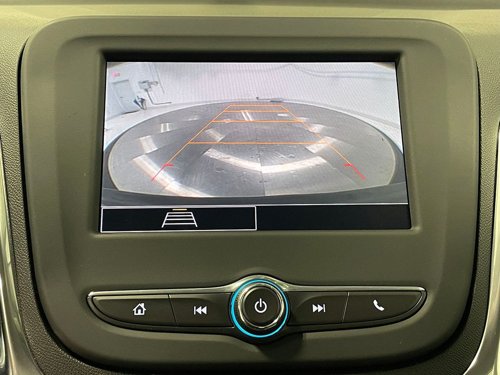 2023 Chevrolet Equinox LS photo 3