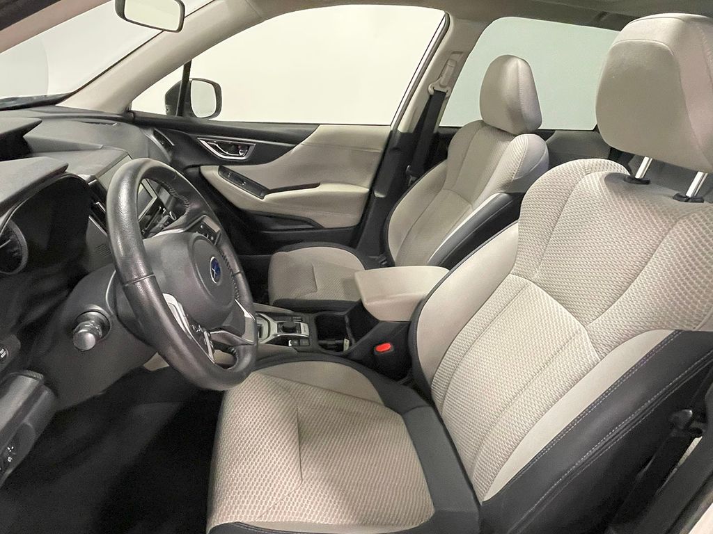 2022 Subaru Forester Premium photo 2