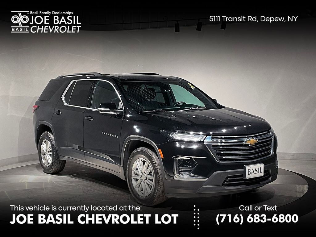 Used 2023 Chevrolet Traverse LT SUV